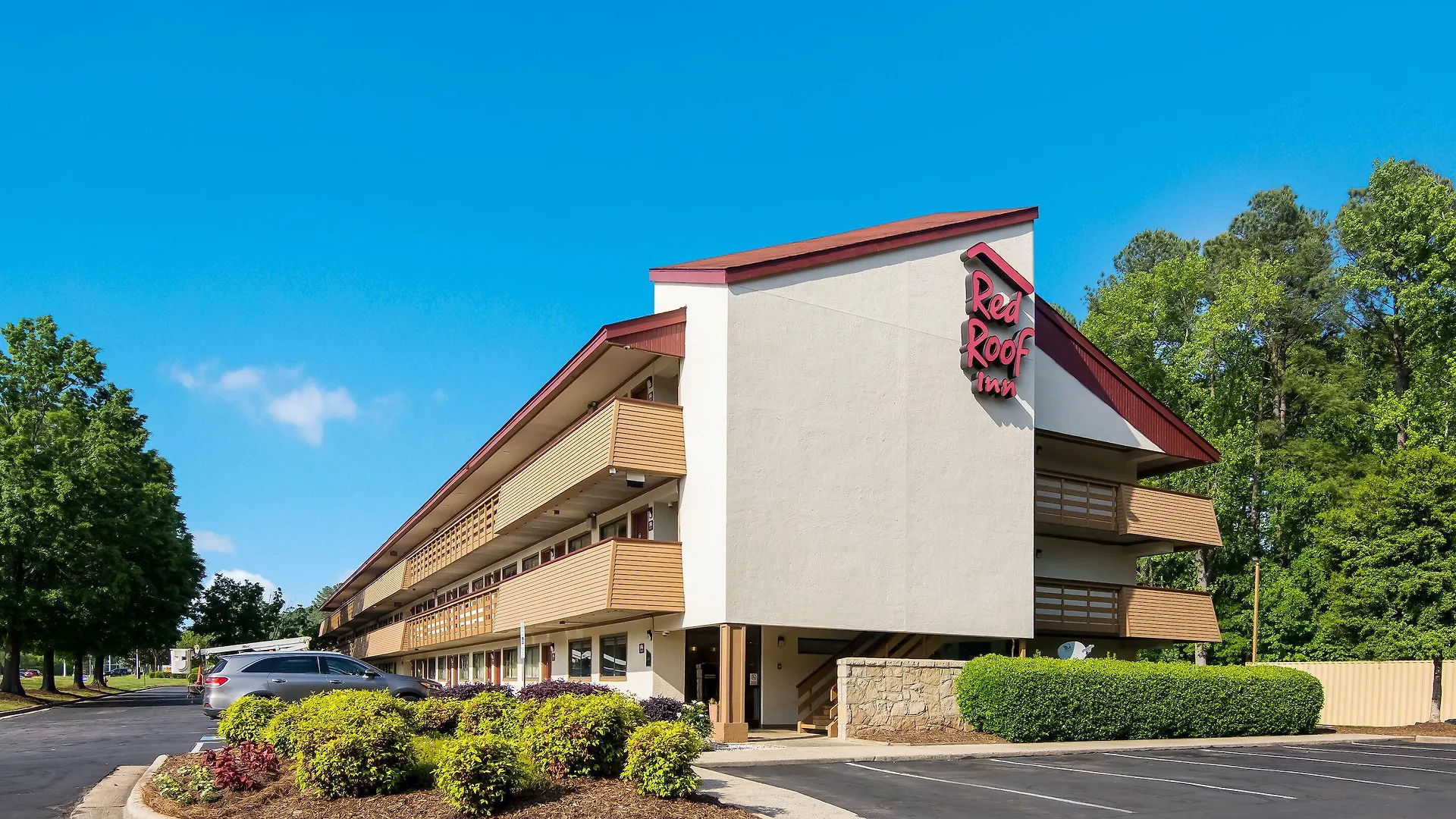 4 Budget Hotels Near Carolina Theatre of Durham Worth Booking