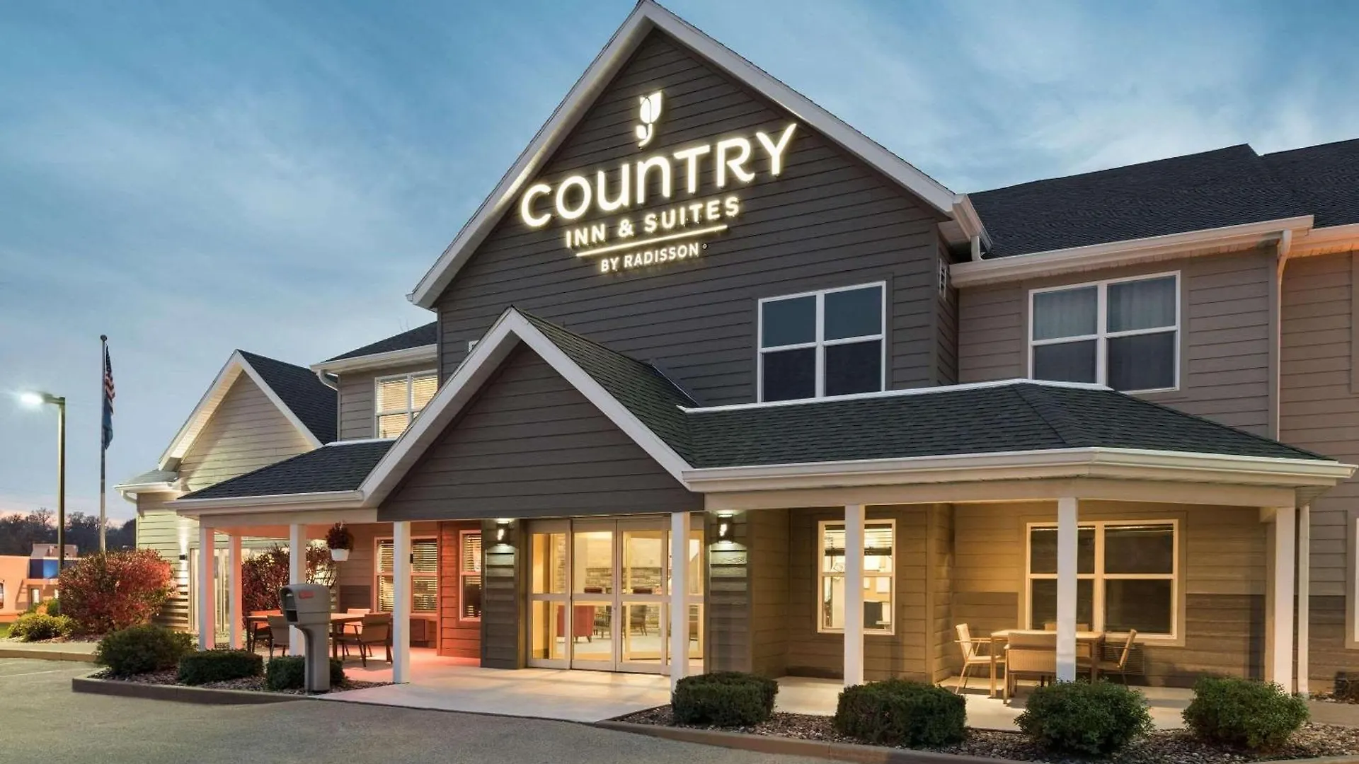 13 Top-Rated Central Hotels in Wisconsin to Book Now