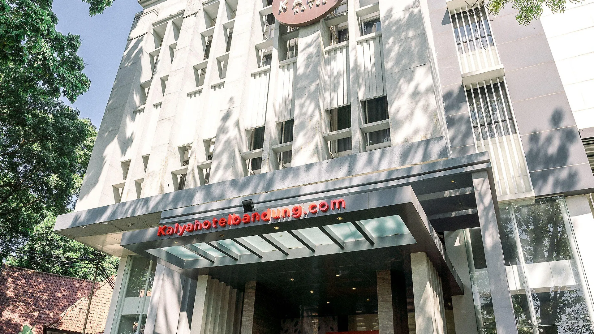 Where to Stay in Coblong: 5 Best 3-Star Hotels