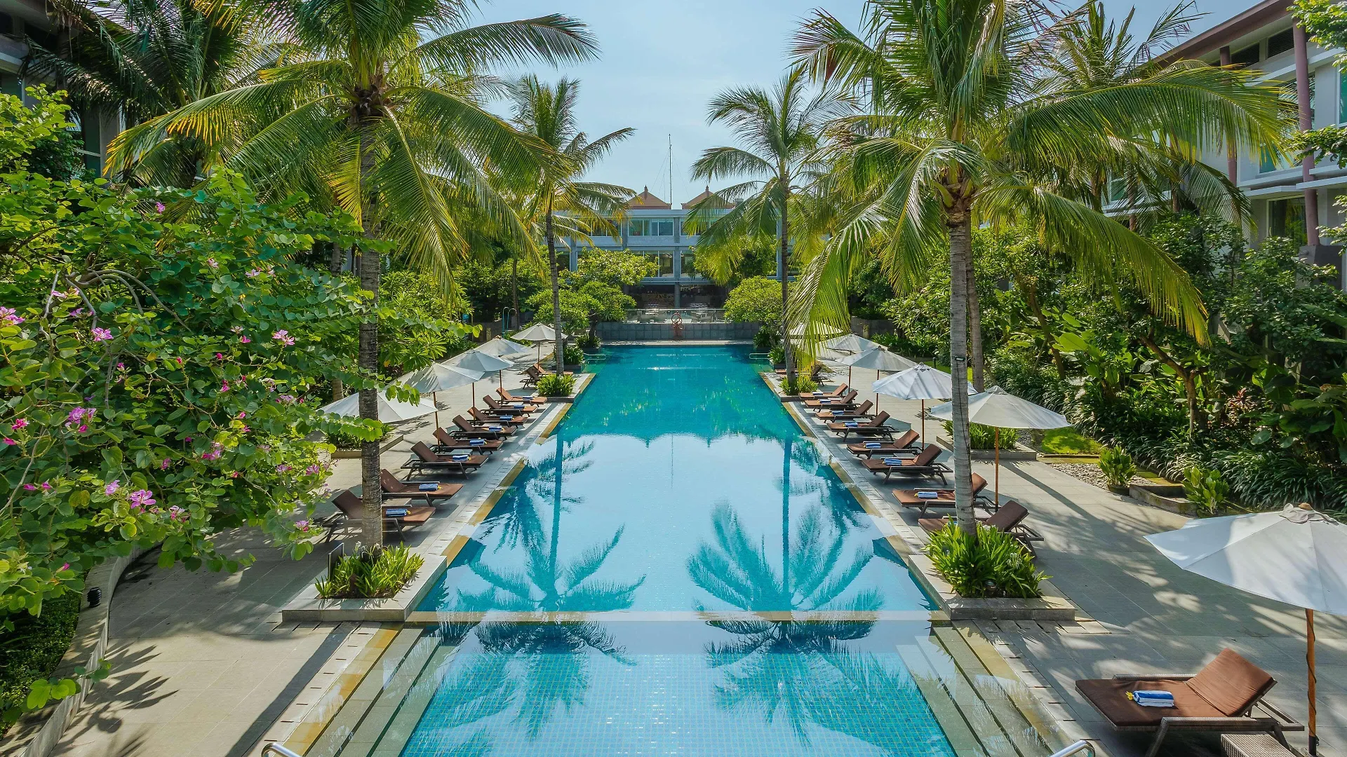 7 Airport Hotels Near Discovery Shopping Mall Worth Booking
