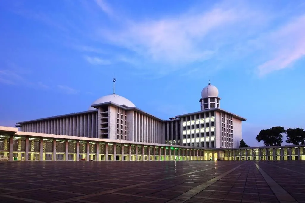 Where to Stay Near Sunda Kelapa Grand Mosque: 11 Best 3-Star Hotels