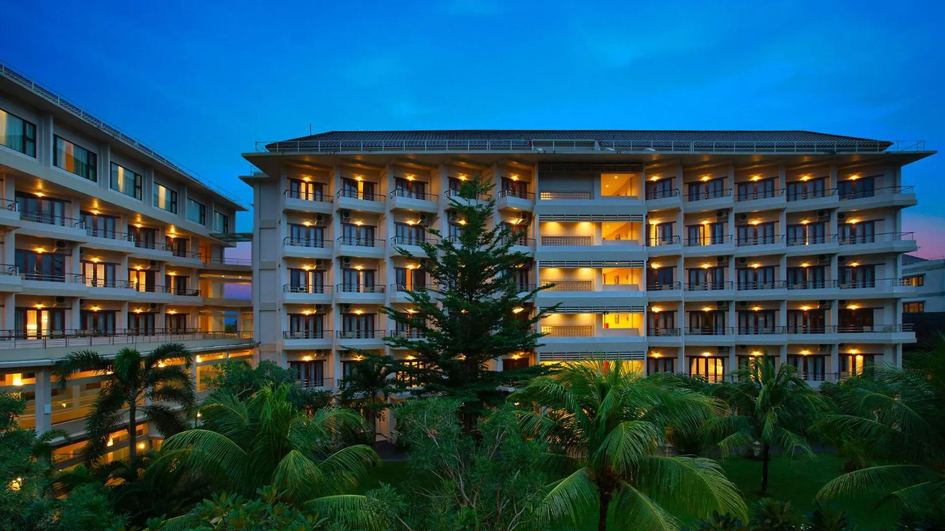 Near Islamic Center Lombok: 5 Spa Hotels Compared