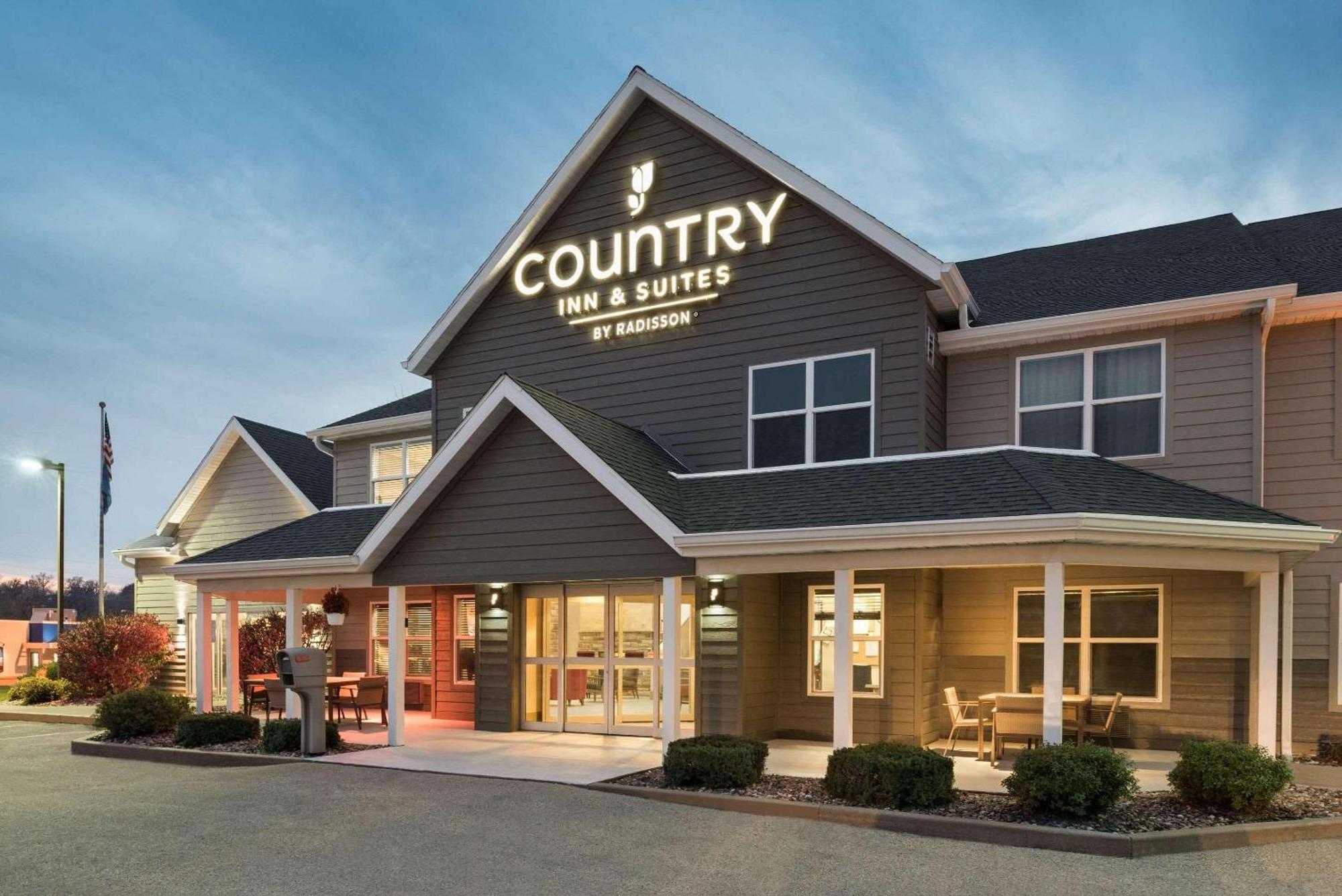 13 Top-Rated Central Hotels in Wisconsin to Book Now