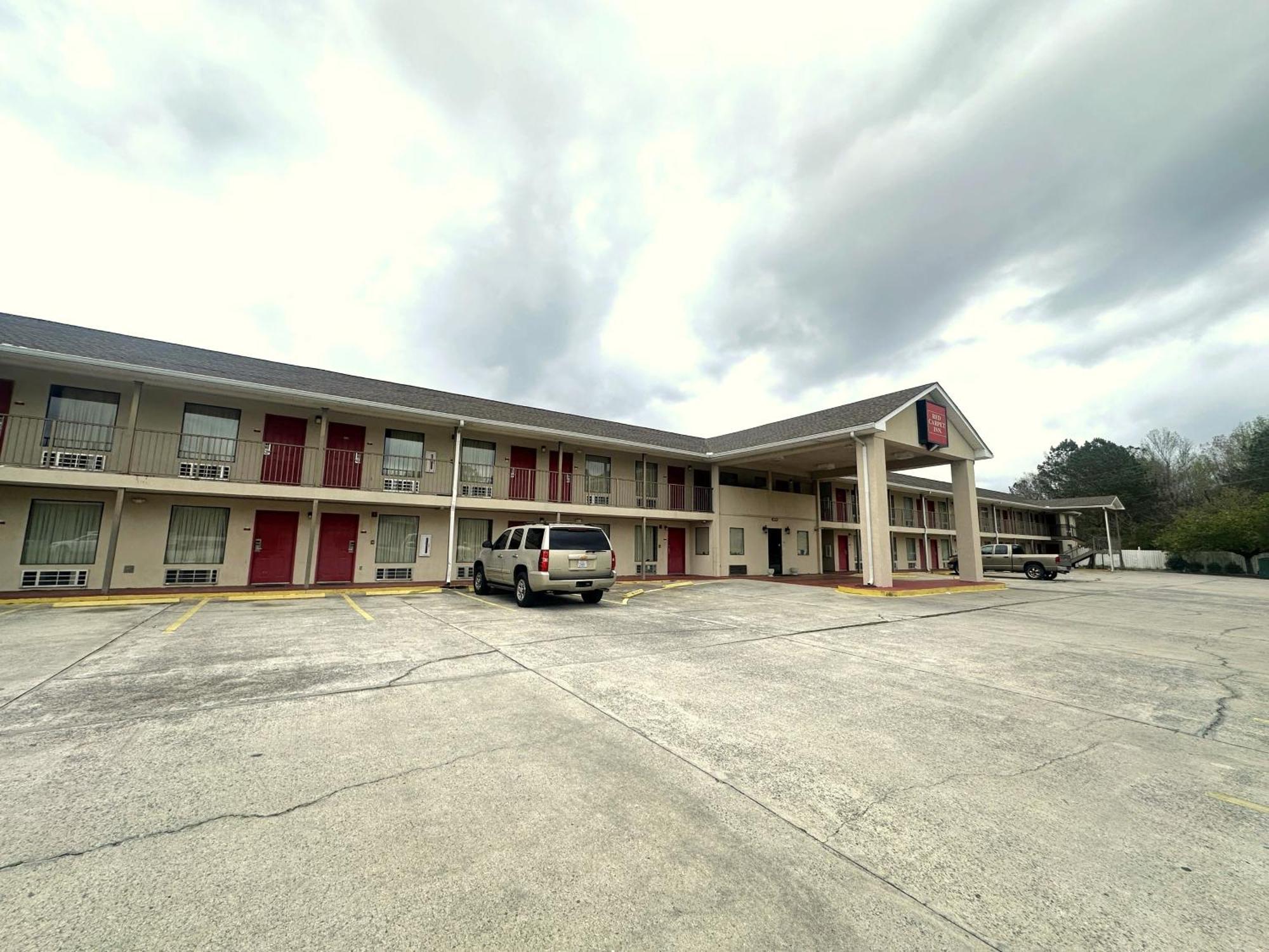 6 Smart Airport Hotels Near Macon City Auditorium