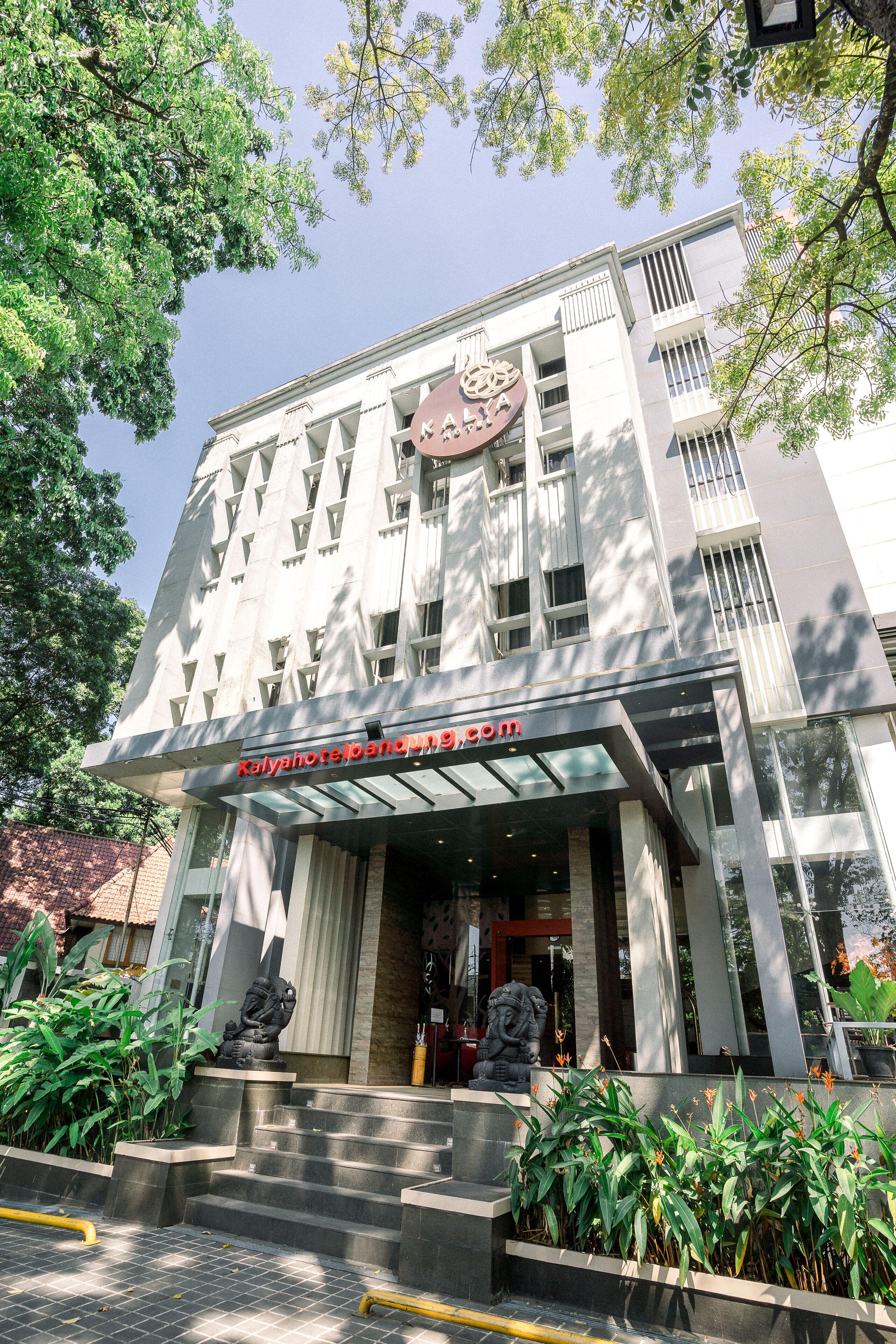 Where to Stay in Coblong: 5 Best 3-Star Hotels