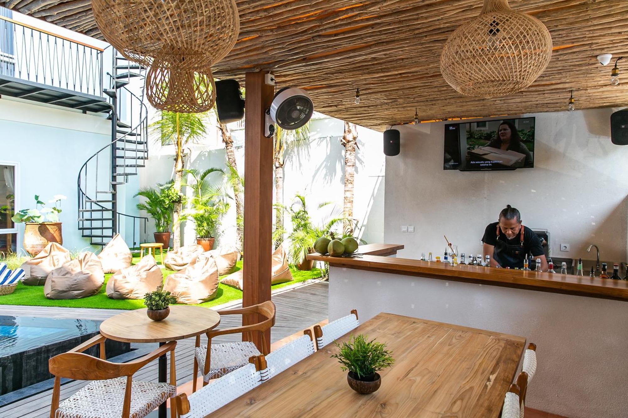 Where to Stay Near Mozaic Beach Club: 11 Budget Hotels Worth Booking